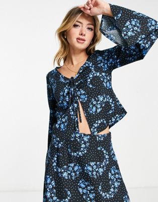 Wednesday’s Girl ruched bust split blouse in blue ditsy paisley co-ord-Multi