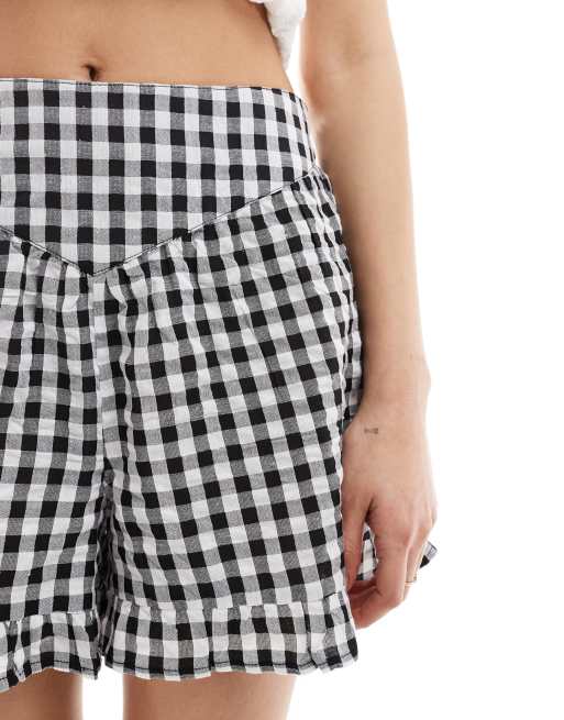 Wednesday's Girl ruffle edge gingham shorts in black, 2 of 5