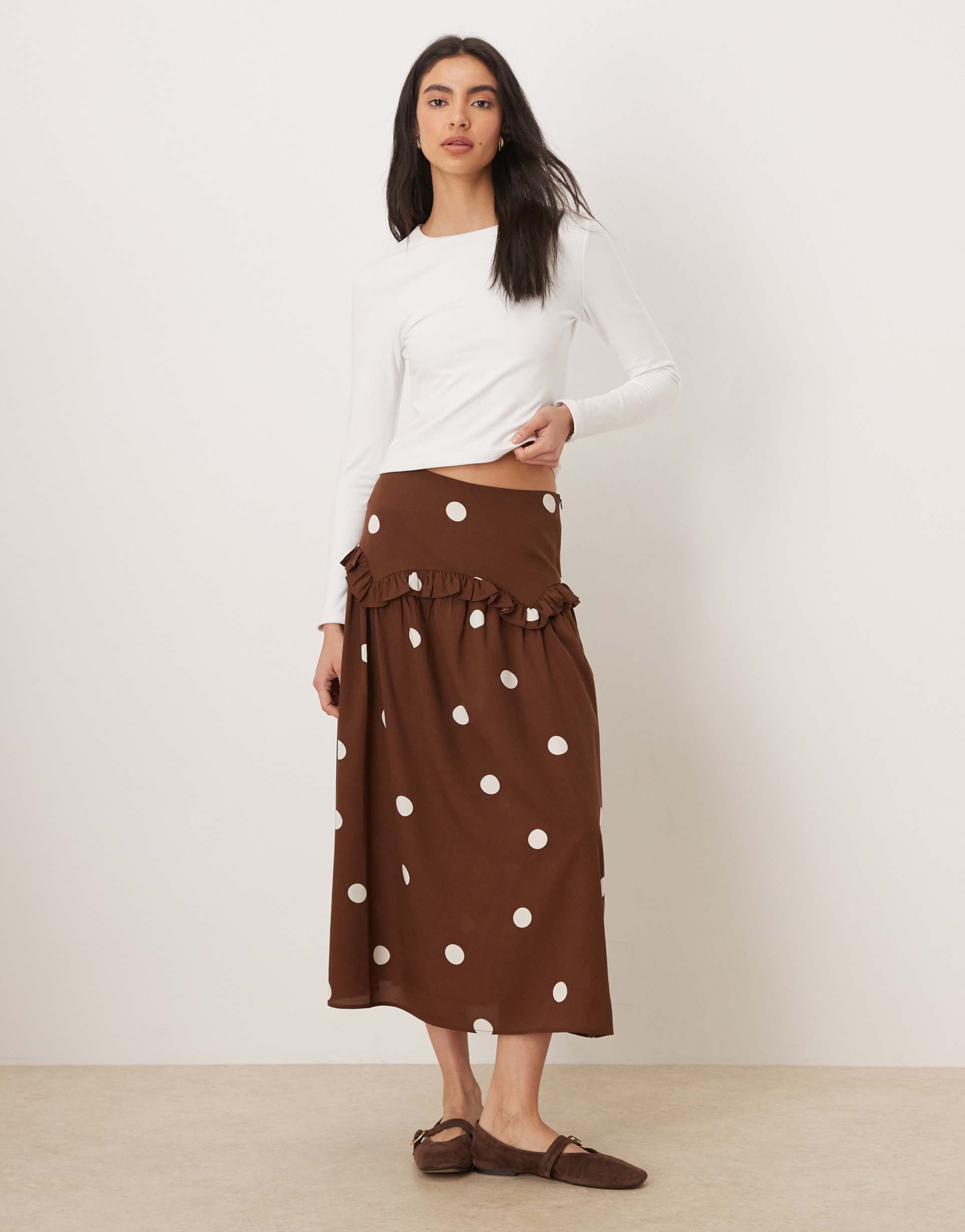 wednesday's girl ruffle midi skirt in brown polka dots