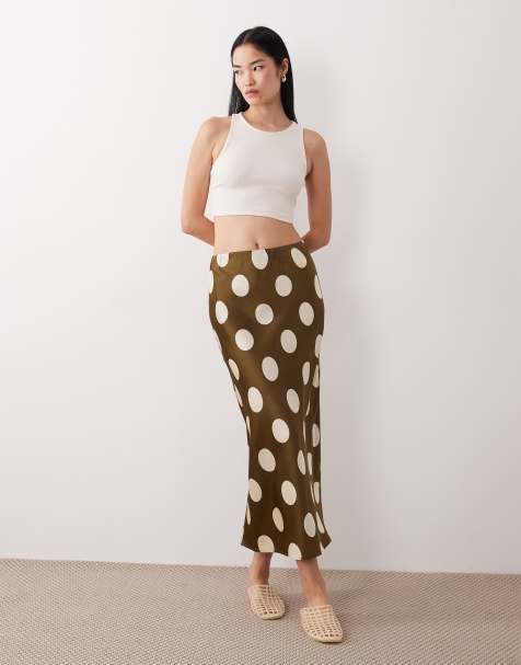 Wednesday's Girl - Schuingesneden satijnen midaxi rok met stippen in kaki - view 1