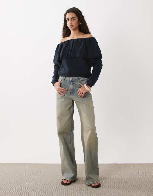 Wednesday's Girl – Schulterfreier Pullover in Marineblau mit Rüschen, 2 von 4