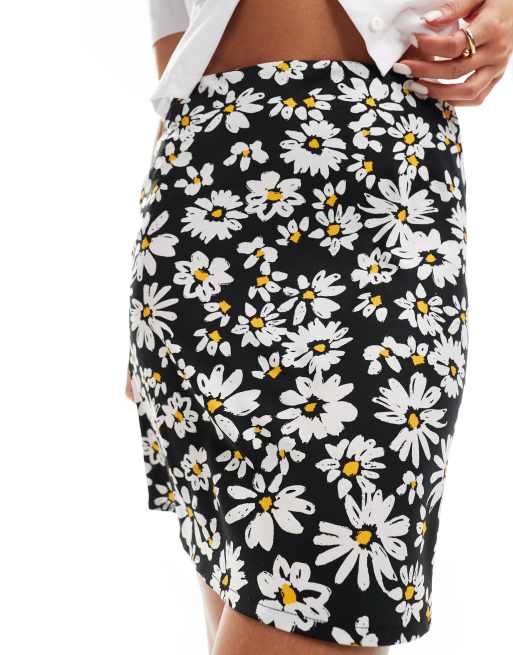 Wednesday's Girl – Schwingender Minirock in Schwarz mit Blümchenmuster