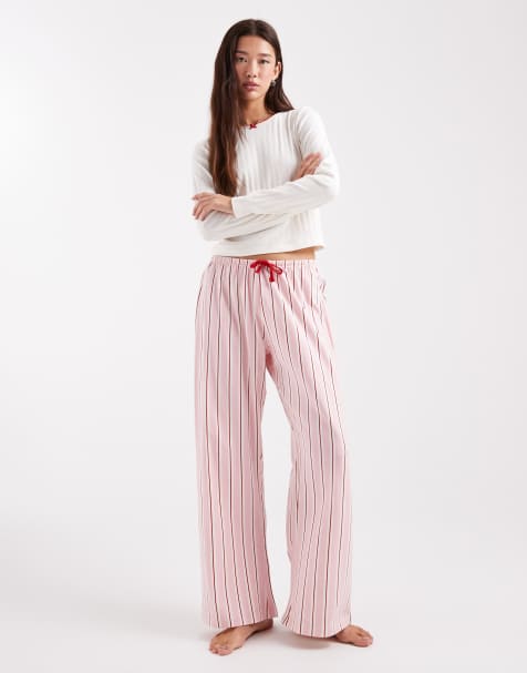 Wednesday's Girl - Set van ajourgebreide pyjamatop met lange mouwen en gestreepte broek in roze - view 1