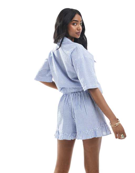 Wednesday's Girl - Short d'ensemble à rayures et bords volantés - Bleu, 2 de 5