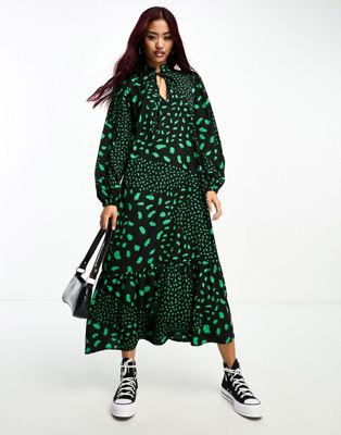 Wednesday’s Girl sketch print midaxi smock dress in green and black