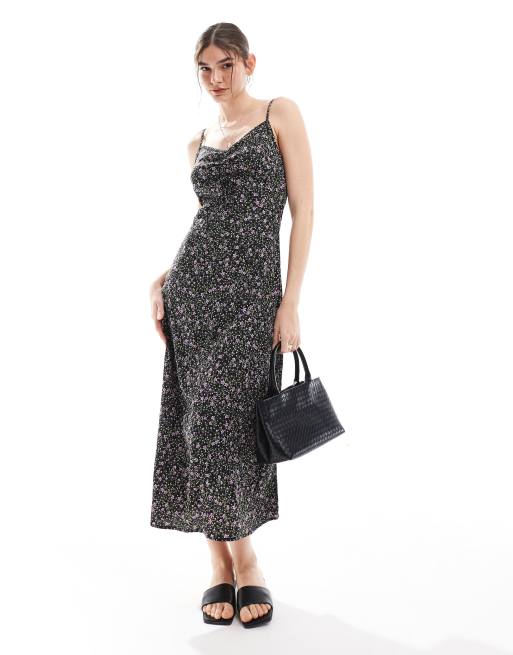 Wednesday's Girl - Sort cami-midikjole med rynkede detaljer og lyslilla blomstermønster