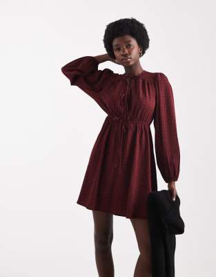 Wednesday's Girl - Strukturiertes Minikleid in rot kariert mit Bindebändern
