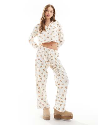 teddy print long sleeve pajama set in cream-White