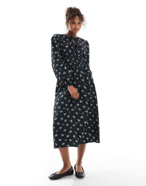 Wednesday's Girl tie-detail floral plisse midi dress in black - view 1