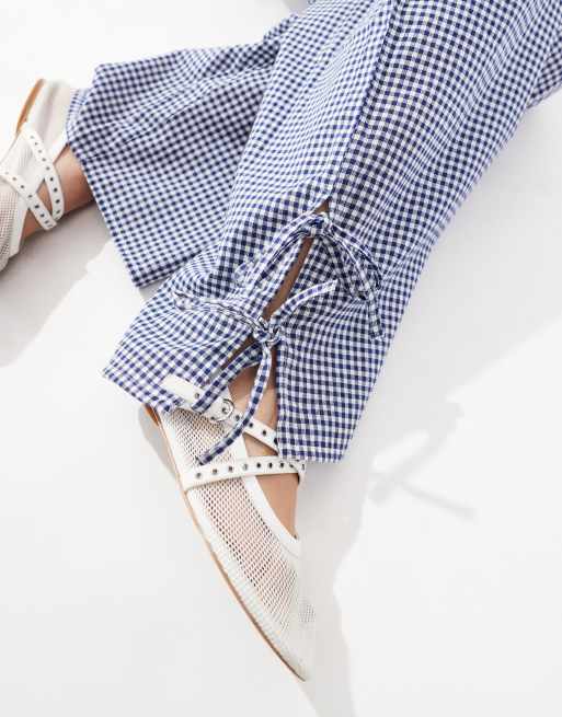 Wednesday's Girl tie-side gingham pants in navy blue, 2 of 5