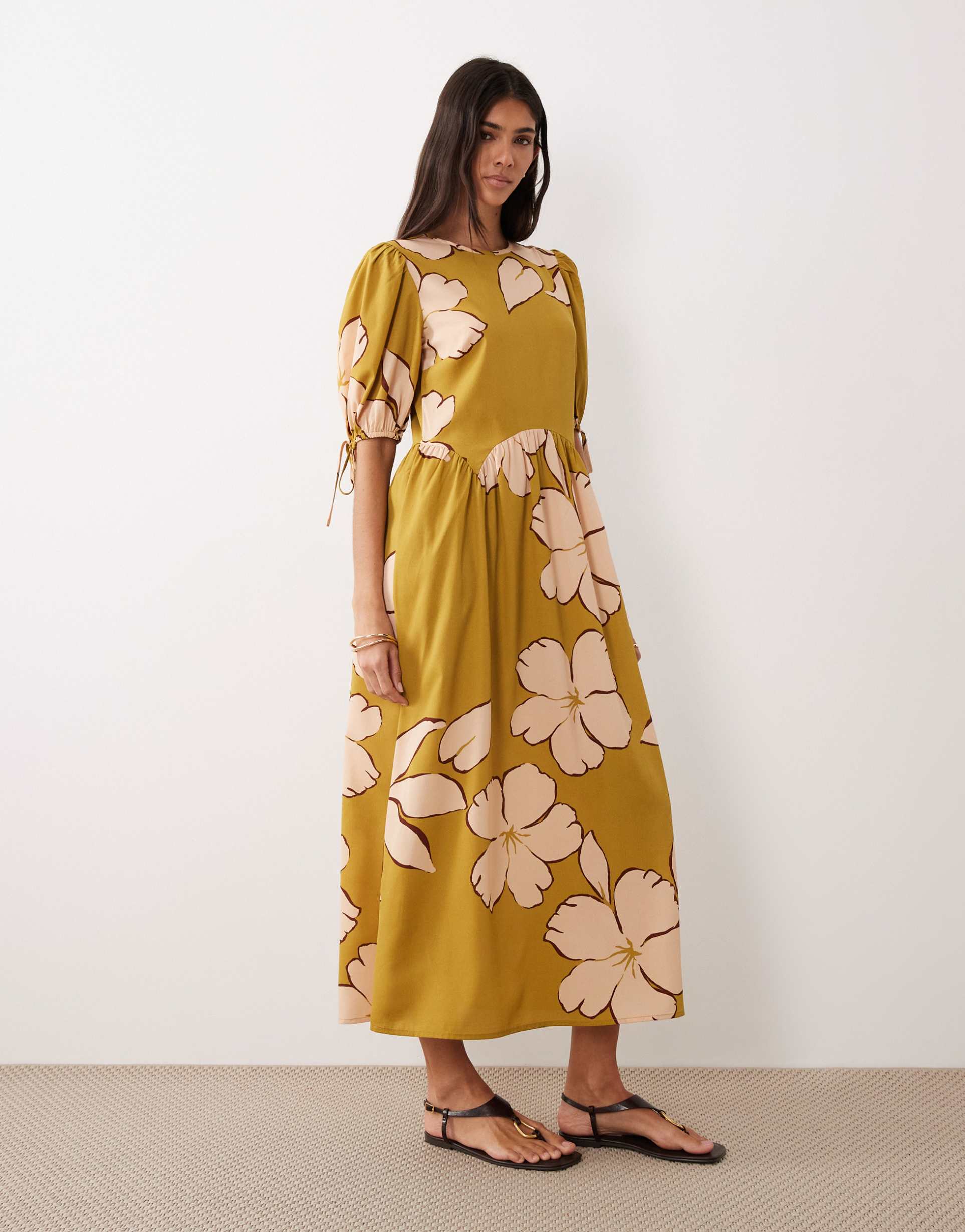 wednesday's girl tie sleeve floral midaxi smock dress in green