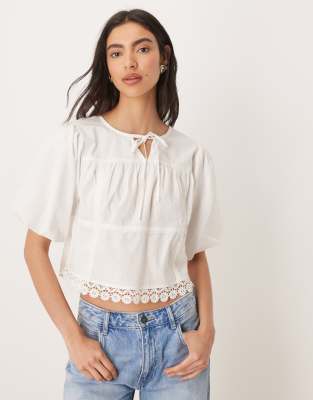 Top à manches courtes avec détails en dentelle - Blanc M