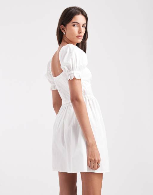 Wednesdays Girl v front short sleeved mini dress in white, 2 of 4
