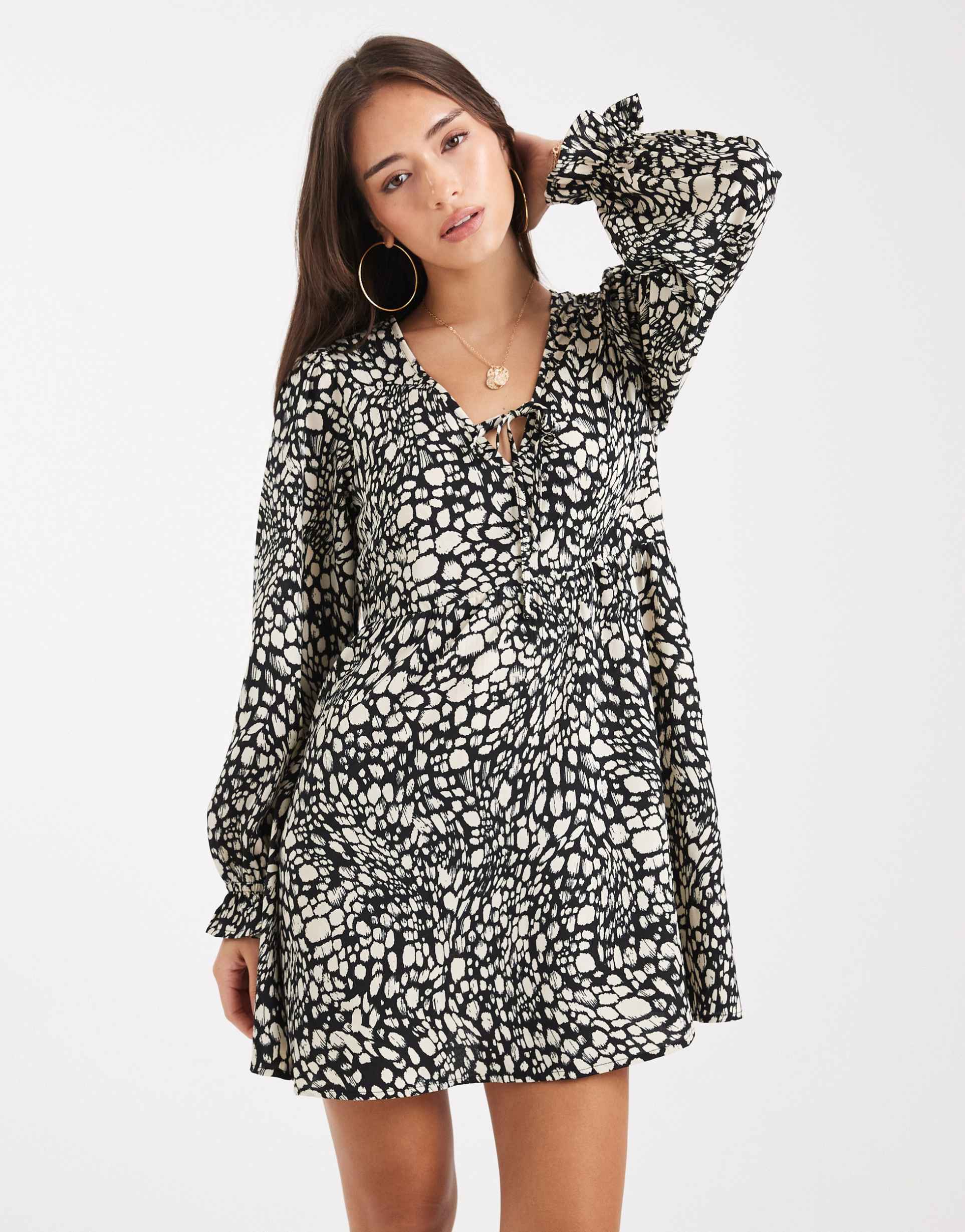 wednesday's girl v neck floaty abstract print mini dress in black