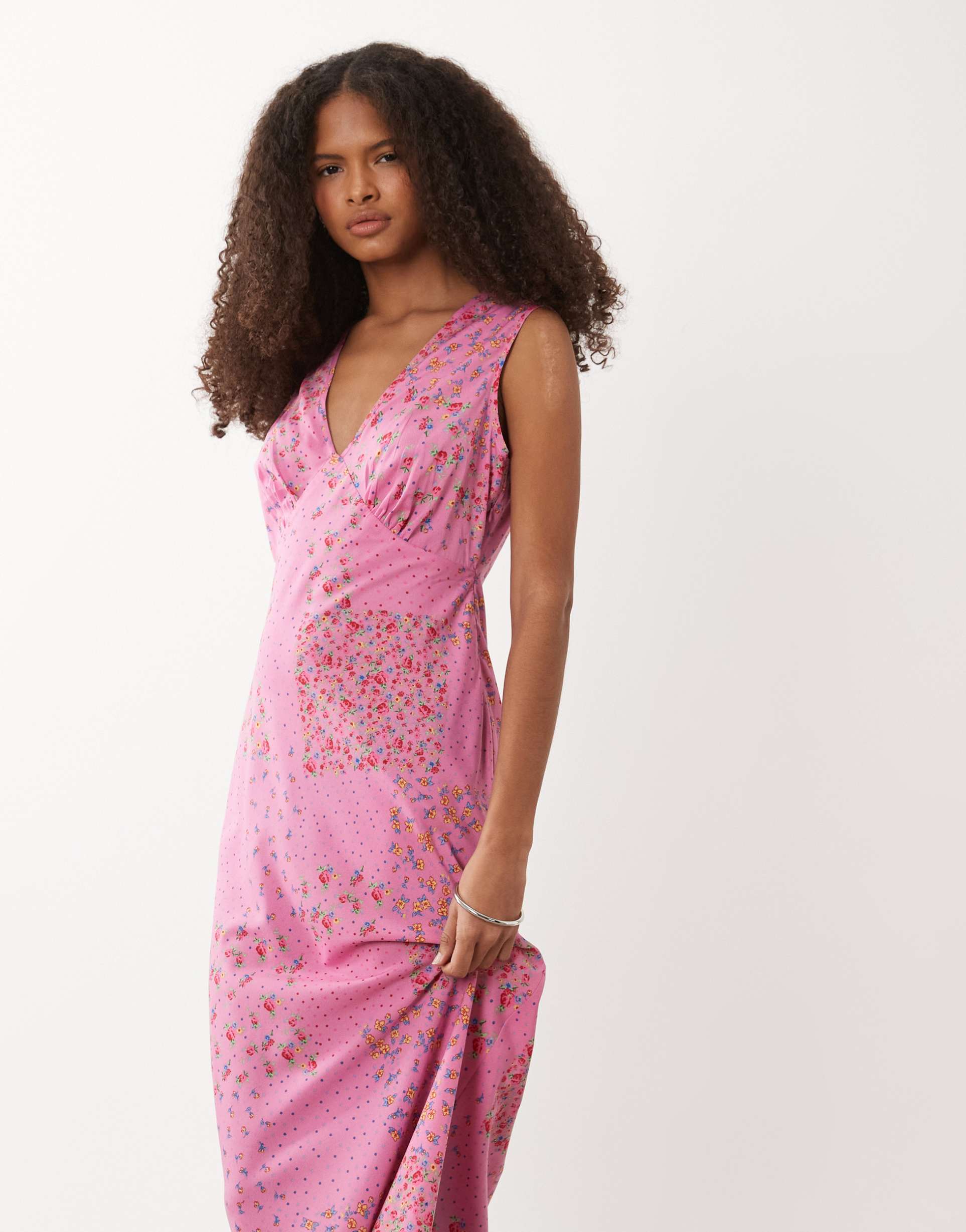 wednesday's girl v neck midaxi dress in pink polka floral