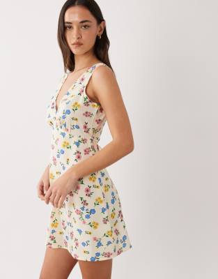 Wednesday's Girl Wednesdays Girl V Neck Mini Dress In Yellow