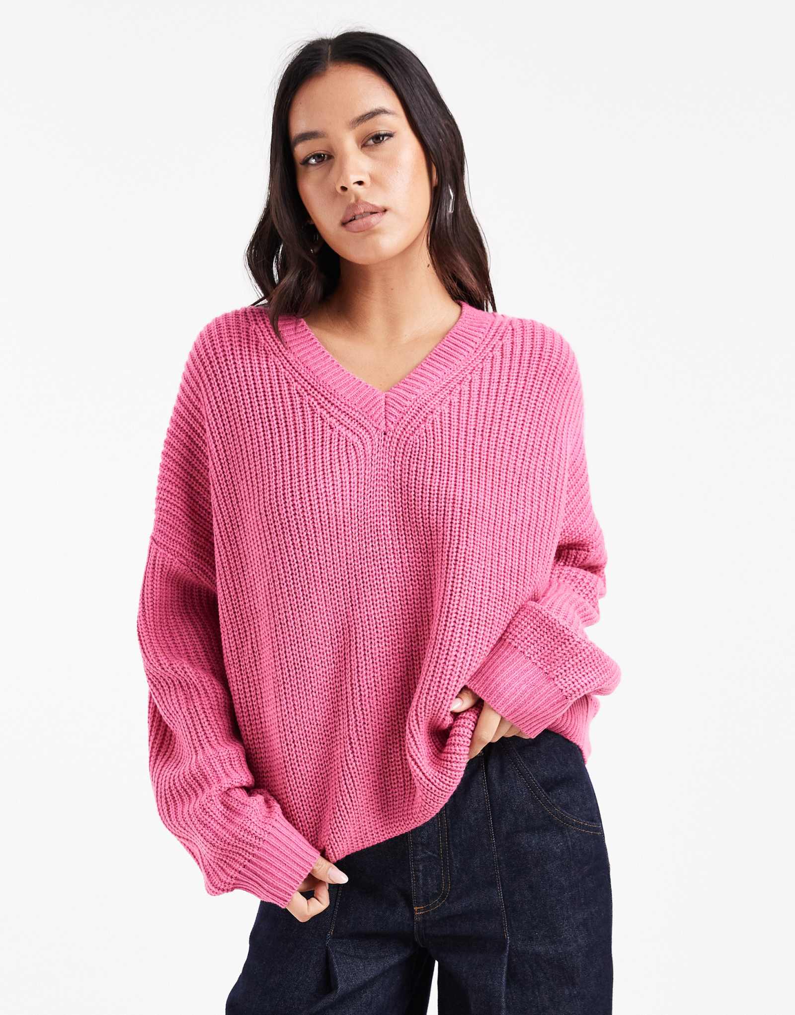 Розовый свитер с v-образным вырезом для девочек по средам