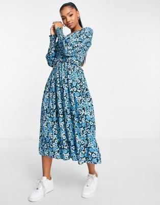 Wednesday's Girl v-neck tie waist smock dress in blue meadow floral