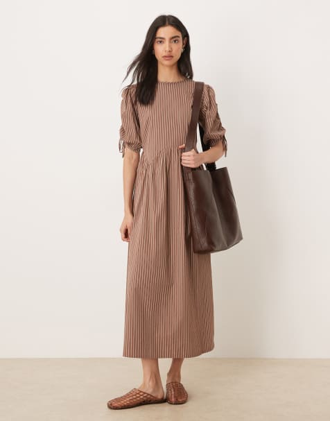 Wednesday's Girl - Vestito al polpaccio marrone a righe con stampa e allacciatura sulle spalle - view 1