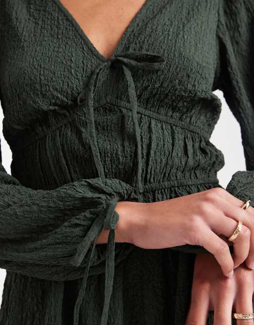 Wednesday's Girl - Vestito corto verde bosco testurizzato con maniche allacciate, 3 di 4