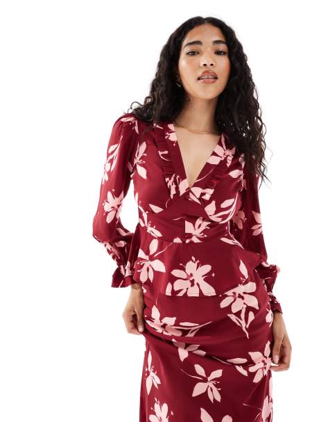 Wednesday's Girl – Vinröd, blommig blus med v-ringning - view 1