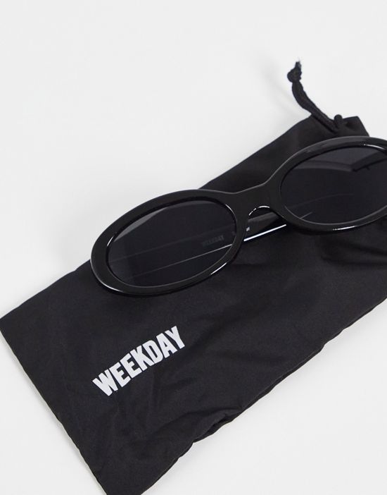 https://images.asos-media.com/products/weekday-90s-oval-sunglasses-in-black/202891261-3?$n_550w$&wid=550&fit=constrain