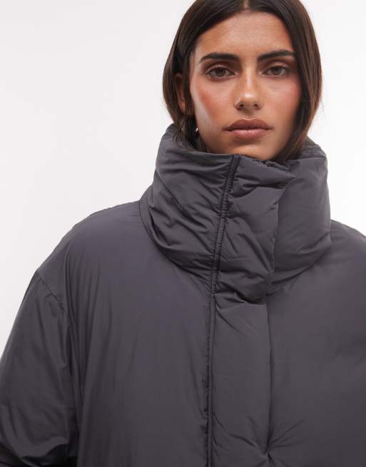 Weekday - abrigo acolchado extragrande de cuello alto en gris oscuro, 3 de 4