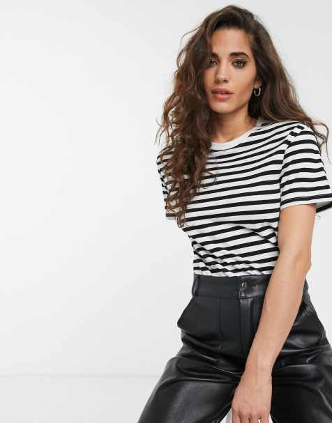 Weekday – Alanis – Gestreiftes T-Shirt aus Bio-Baumwolle in Schwarz und Weiß mit Rundhalsausschnitt