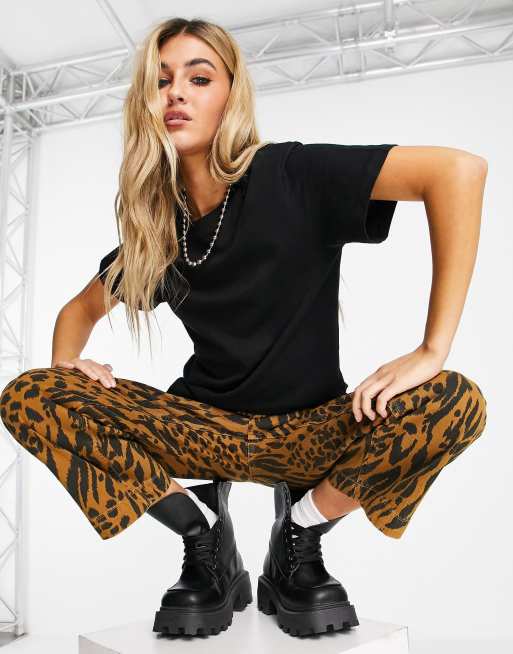 Weekday Alanis organic cotton relaxed fit crew neck t-shirt in black | ASOS