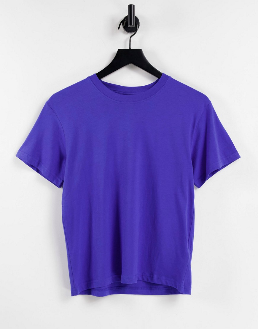 Weekday - Alanis - Ruimvallend T-shirt van organisch katoen in felblauw