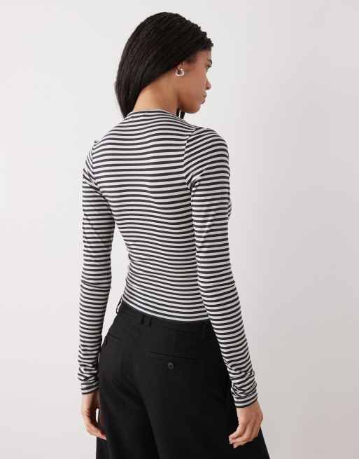 Weekday – Aline – Szary top w paski z głębokim dekoltem typu halter – tylko w ASOS, 4 z 4