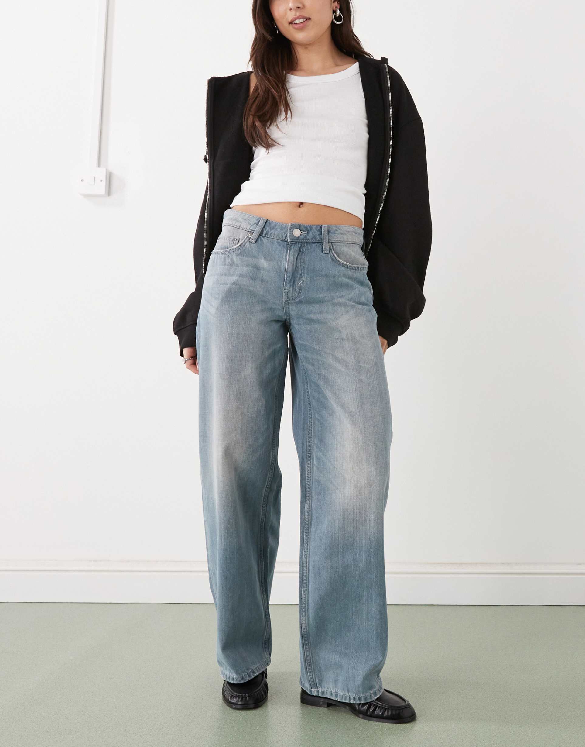 weekday ample low loose jeans in washed light blue