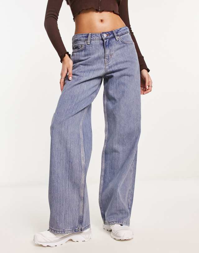 Weekday - ample low rise loose fit straigt leg jeans in novel blue