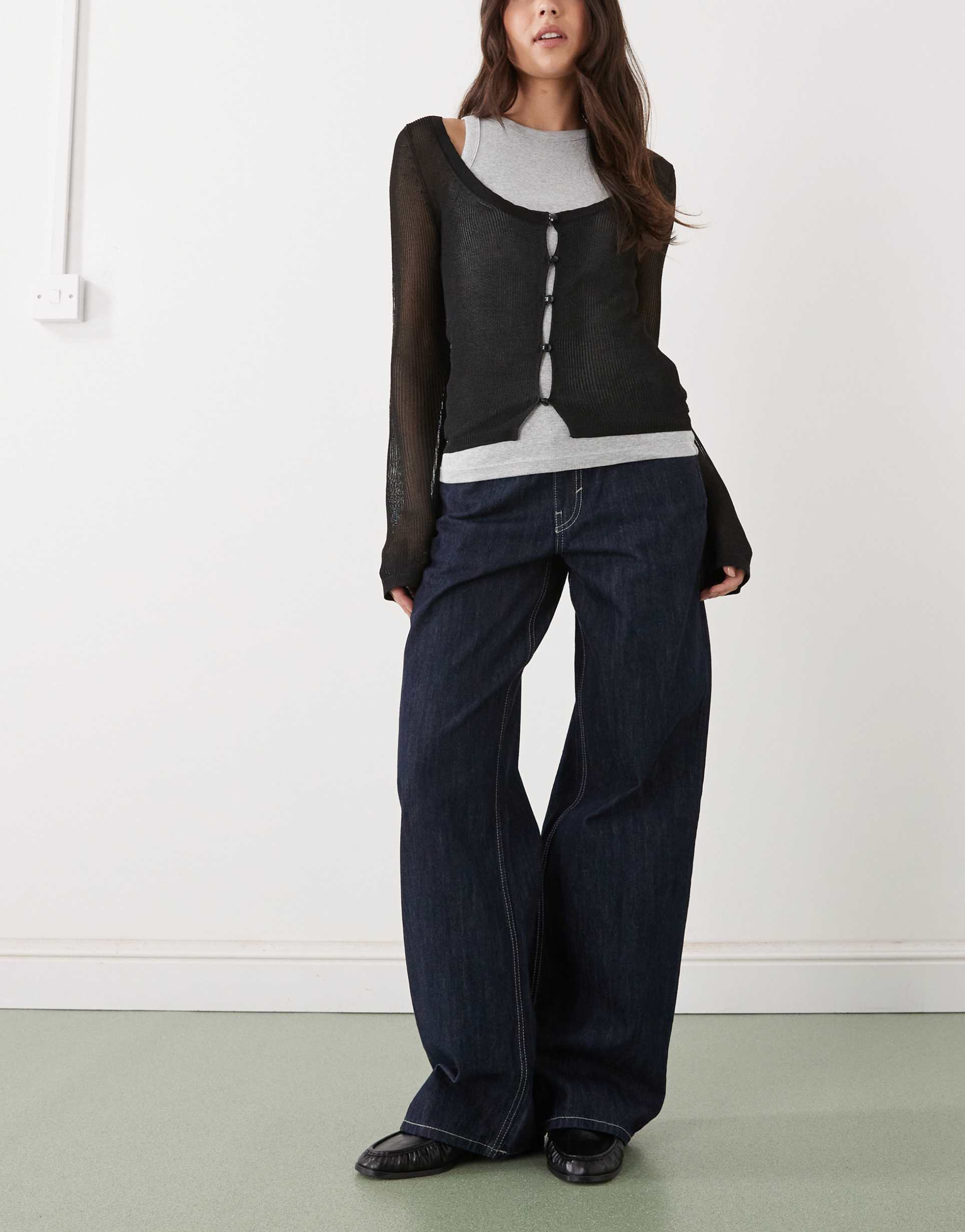 weekday ample low waist baggy fit jeans in dark blue rinse