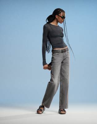 Weekday Weekday Ample low waist baggy fit jeans in washed grey