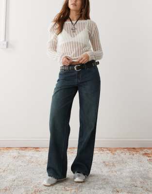 Weekday - Ample - Weit geschnittene Jeans in dunkelblauer Waschung mit niedrigem Bund