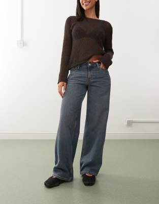 Weekday - Ample - Weit geschnittene Jeans in staubblauer Waschung mit niedrigem Bund