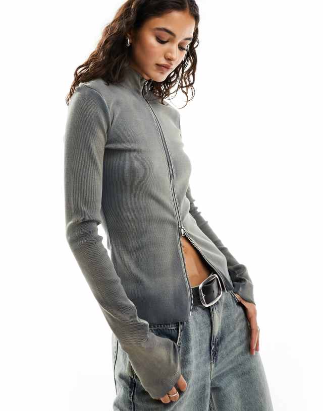 Weekday - anja long sleeve zip through top in blue and beige wash