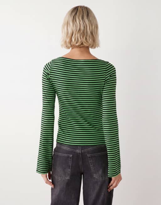 Weekday - Annie - Blød og langærmet top med sorte/grønne striber og bådudskæring - Kun hos ASOS, 4 af 4