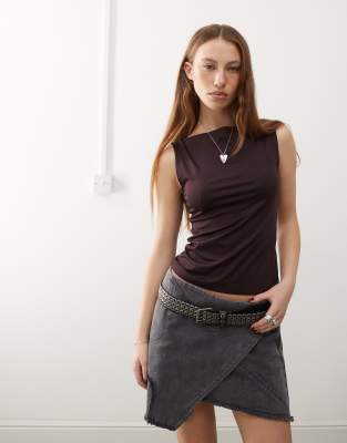 Annie boat neck tank top in burgundy-Purple