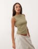 売れ筋商品|||ウィークデイ Tシャツ レディース トップス ANNIE BOATNECK SLEEVELESS  - Top - olive green Weekday Annie boat neck tank top in olive green | ASOS