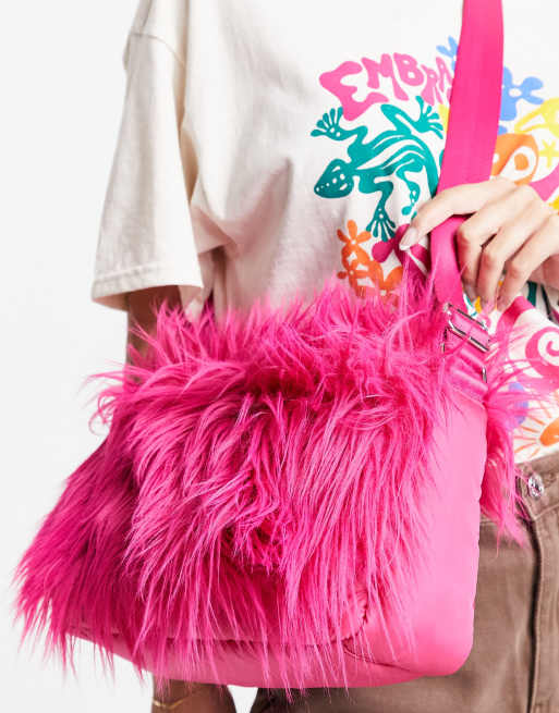 Weekday – Annie – Handtasche in Rosa mit Kunstpelz