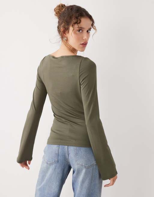 Weekday - Annie - Khaki superblød langærmet top med bådudskæring - Kun hos ASOS, 3 af 4
