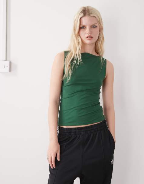 Weekday - Annie - Mouwloze zachte top met boothals in donkergroen, exclusief bij ASOS - view 1