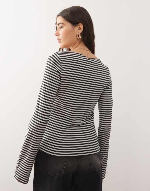 Weekday - Annie - Sort og grå superblød top med bådudskæring, lange ærmer og striber - Kun hos ASOS, 3 af 4