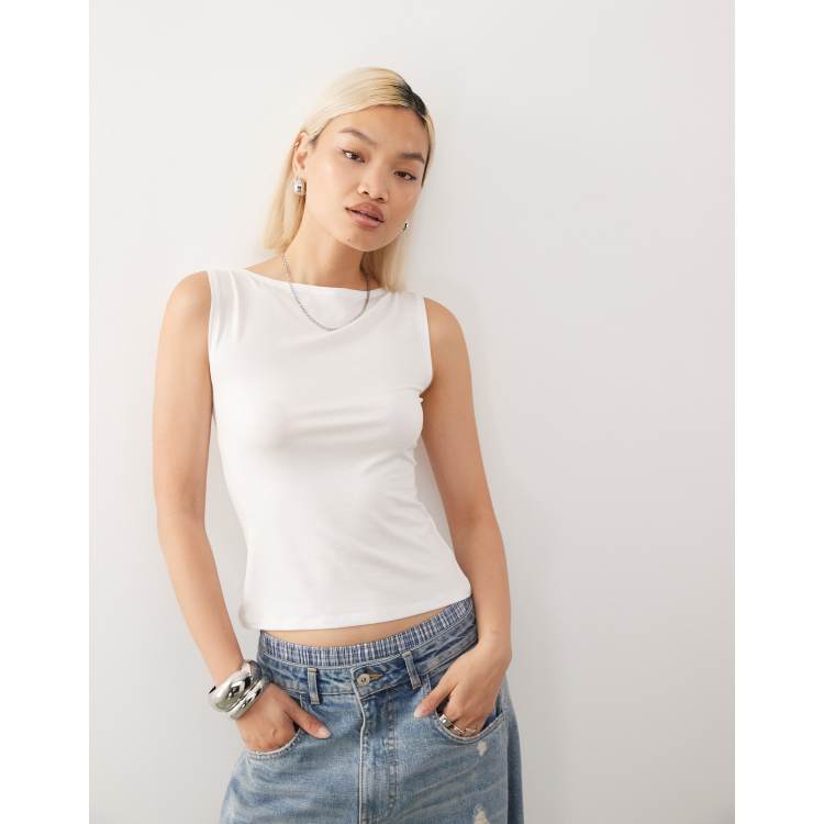 208817024-1-white?$n_750w$&wid
