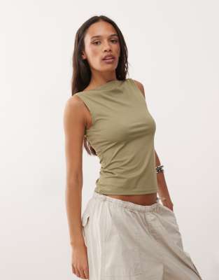 Weekday - Annie - Tanktop in Olivgrün mit U-Boot-Ausschnitt