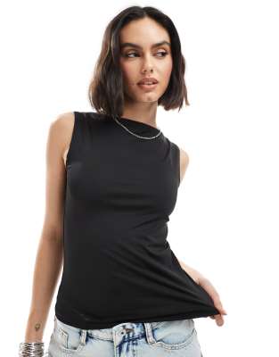 Thumbnail - Weekday - Annie - Tanktop in Schwarz mit U-Boot-Ausschnitt