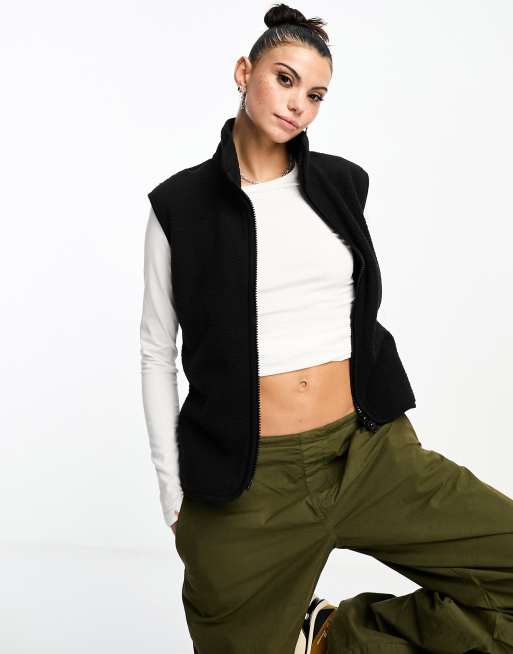 Weekday – Any – Gilet aus schwarzem Teddyfell mit durchgehendem Reißverschluss