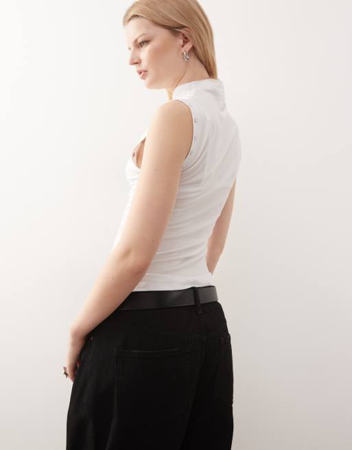 Weekday – Ärmelloses Oberteil in Weiß mit Stehkragen und seitlichen Knopfdetails, 4 von 4